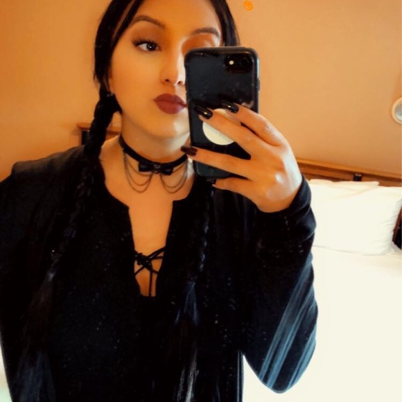 Hi I'm Sayra 💕 Welcome to my closet - Picture 1 of 3